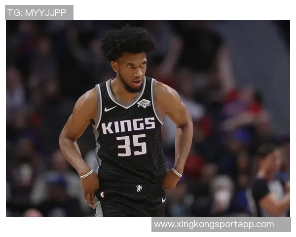 巴格利替补出战9分钟勇斗恩比德贡献6分3篮板3助攻1抢断表现亮眼