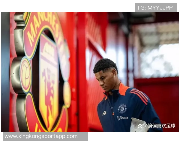 拉什福德在巴萨训练前意外离开甘伯体育城引发关注